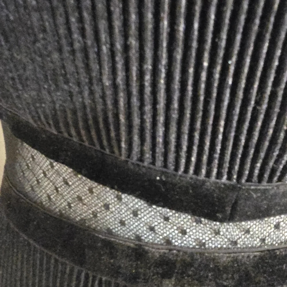 ❤️HOST PICK❤️ French Connection Velvet  Lace Hem Stretch Dress Black size… - Picture 6 of 8